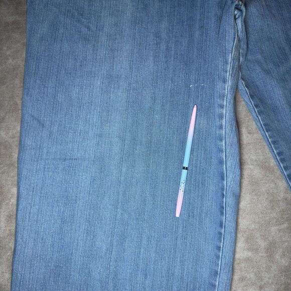 Chaps Denim Blue Jeans Mens Pants Size 42x32 - Picture 4 of 9